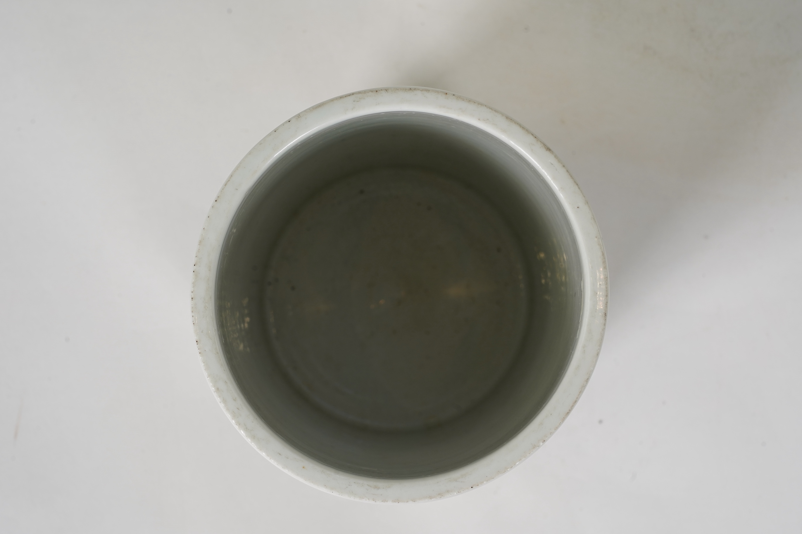 A Chinese famille verte brushpot, late 19th/early 20th century